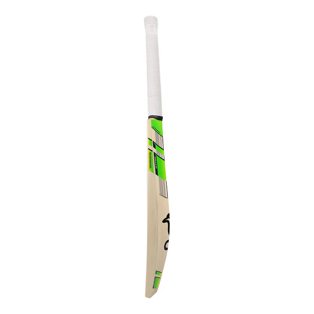 2A14130-KahunaProPlayersCricketBat-6_df4db7e7-e527-4a42-b899-f6117f94217e