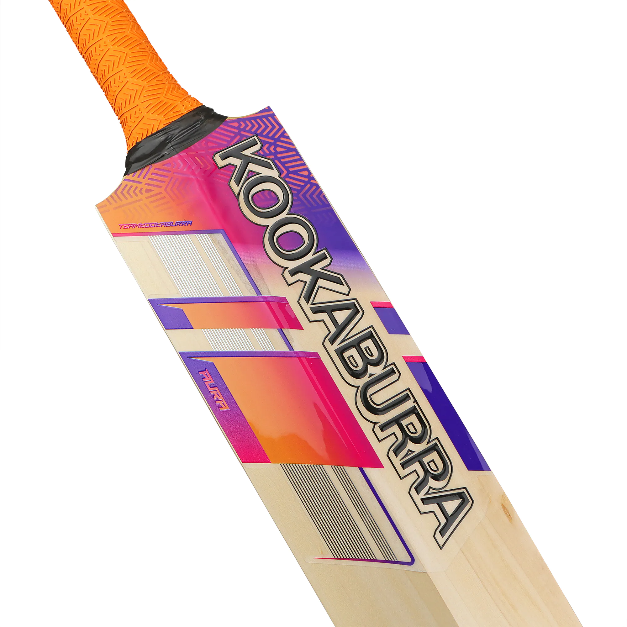 0BEA2423-1 – Aura Pro 2.0 Junior Cricket Bat